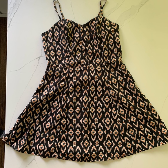 Jessica Simpson Black/Orange tribal dress